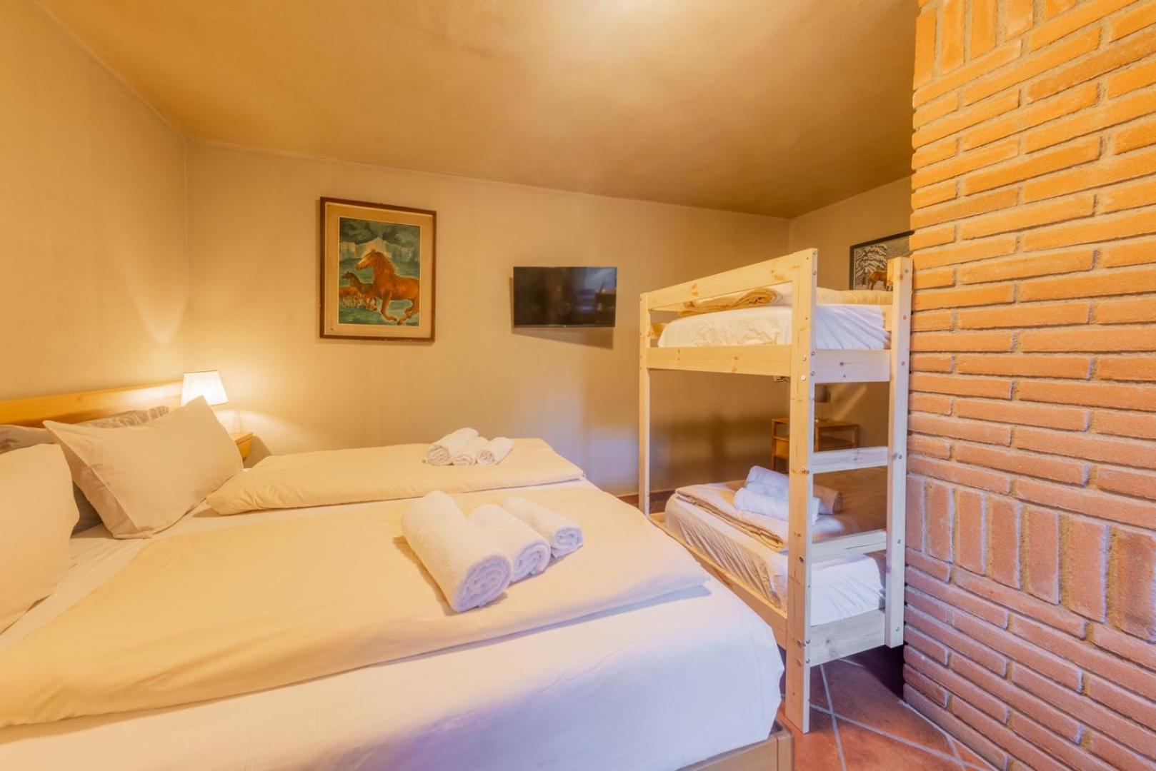 Agriturismo La Nevera لانسو دينْتيلفي الغرفة الصورة